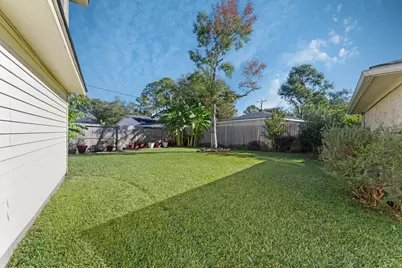 10614 Lynbrook Drive, Houston, TX 77042 - Photo 15