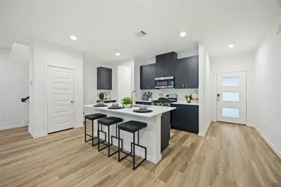 7715 Inwood Hills Lane, Houston, TX 77088 - Photo 13