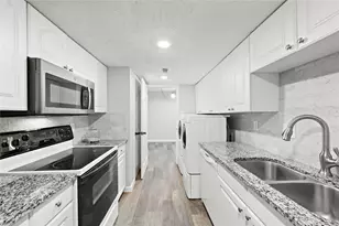 14256 Misty Meadow Ln, Houston, TX 77079 - Photo 11