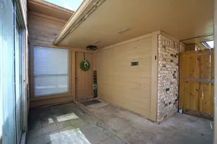 106 Coffee Ln, Lake Jackson, TX 77566 - Photo 9