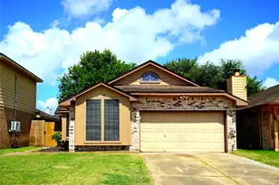 106 Coffee Ln, Lake Jackson, TX 77566 - Photo 1
