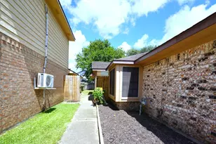106 Coffee Ln, Lake Jackson, TX 77566 - Photo 5