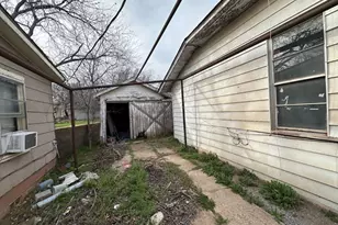 509 N Waggoner St, Electra, TX 76360 - Photo 13