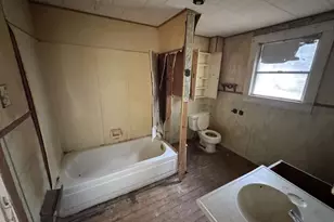 509 N Waggoner St, Electra, TX 76360 - Photo 11