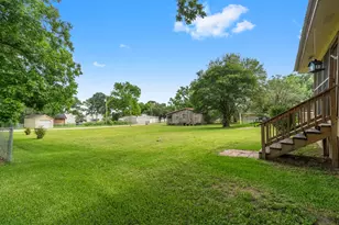21 Clearview St, Point Blank, TX 77364 - Photo 15