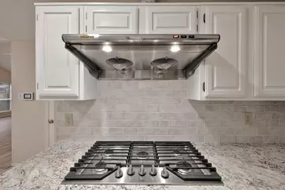 2011 Creek Valley Lane, Sugar Land, TX 77478 - Photo 9