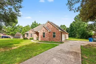 16109 McQueen Rd, Conroe, TX 77302 - Photo 5