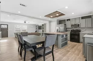 3102 Schroeder Ln, Alvin, TX 77511 - Photo 9