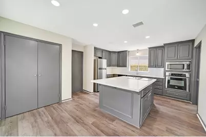 2303 Willow Lake Drive, Houston, TX 77077 - Photo 5