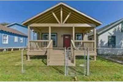 4212 Avenue Q 1/2 Street, Galveston, TX 77550 - Photo 1