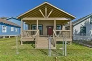 4212 Ave Q 1/2 St, Galveston, TX 77550 - Photo 1