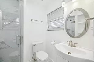 1309 Centennial Dr, Houston, TX 77055 - Photo 17