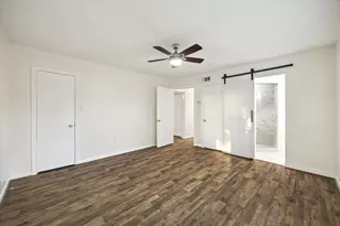 1309 Centennial Dr, Houston, TX 77055 - Photo 13