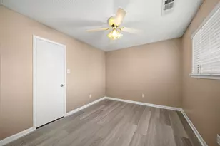 2005 Trixie Ln, Houston, TX 77042 - Photo 23