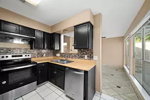2005 Trixie Ln, Houston, TX 77042 - Photo 9