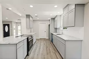5831 Fair Forest Dr, Houston, TX 77088 - Photo 9
