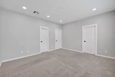 8458 Berry Green Lane, Houston, TX 77022 - Photo 15