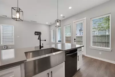 8458 Berry Green Lane, Houston, TX 77022 - Photo 7