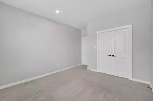 8458 Berry Green Ln, Houston, TX 77022 - Photo 21
