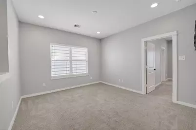 8458 Berry Green Lane, Houston, TX 77022 - Photo 13