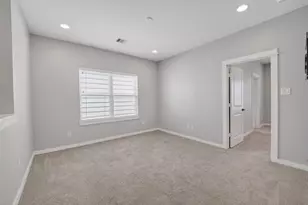 8458 Berry Green Ln, Houston, TX 77022 - Photo 13