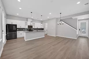 8458 Berry Green Ln, Houston, TX 77022 - Photo 5