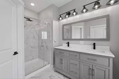 8458 Berry Green Lane, Houston, TX 77022 - Photo 17