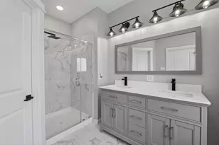 8458 Berry Green Ln, Houston, TX 77022 - Photo 17