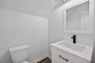 8458 Berry Green Ln, Houston, TX 77022 - Photo 11