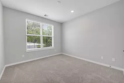 8458 Berry Green Lane, Houston, TX 77022 - Photo 19