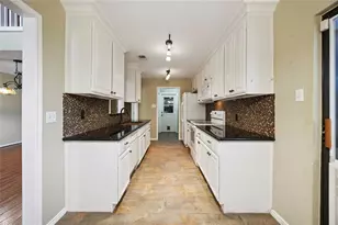 13882 Hollowgreen Dr, Houston, TX 77082 - Photo 9