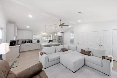 11565 Greenway Drive, Beaumont, TX 77705 - Photo 21