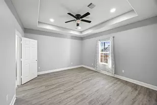 8824 Leander St, Houston, TX 77012 - Photo 15