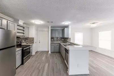 110 Varsity Circle, Huntsville, TX 77340 - Photo 5