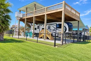 953 Meynig Dr, Crystal Beach, TX 77650 - Photo 1