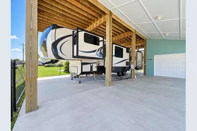 953 Meynig Drive, Crystal Beach, TX 77650 - Photo 5