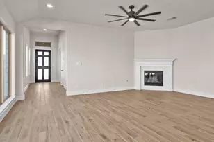 5702 Bobwhite Trl, Manvel, TX 77578 - Photo 5