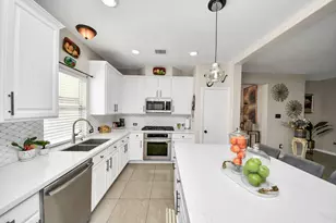 10803 Shannon Mills Ln, Houston, TX 77075 - Photo 13