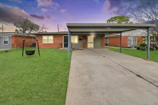 2112 Dewberry Ln, Pasadena, TX 77502 - Photo 1