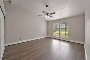 4131 Valley Haven Dr, Houston, TX 77339 - Photo 9