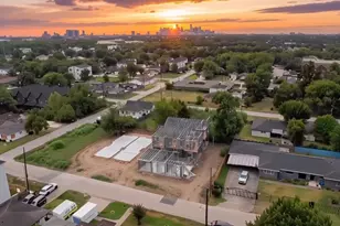 3807 Noah Street W, Houston, TX 77021 - Photo 5
