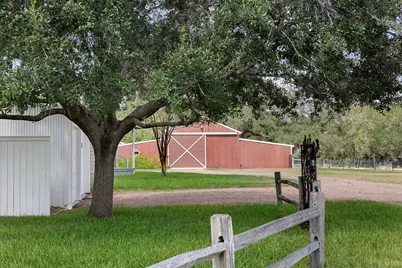 3523 Seidel Road, Schulenburg, TX 78956 - Photo 7