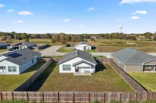 729 Flycatcher Dr, Palacios, TX 77465 - Photo 5