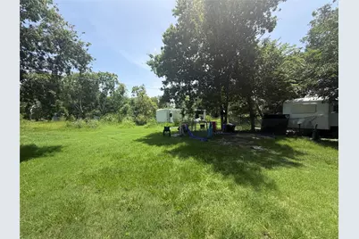 1215 Perryman Avenue, Palacios, TX 77465 - Photo 23