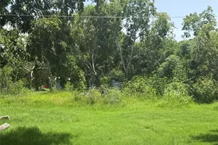 1215 Perryman Ave, Palacios, TX 77465 - Photo 25