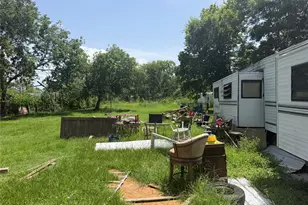 1215 Perryman Ave, Palacios, TX 77465 - Photo 19