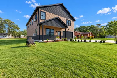 811 Bard Street, El Campo, TX 77437 - Photo 3