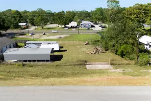 1301 N San Jacinto Ave, Cleveland, TX 77327 - Photo 1
