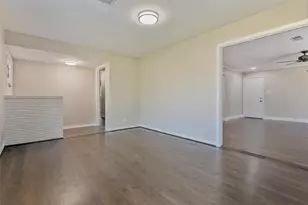 918 Martha St, Deer Park, TX 77536 - Photo 7