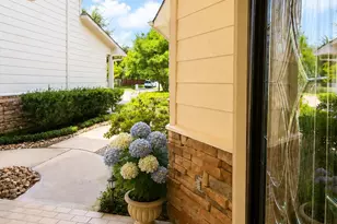 2219 Ridge Wood Ln, Sugar Land, TX 77479 - Photo 3